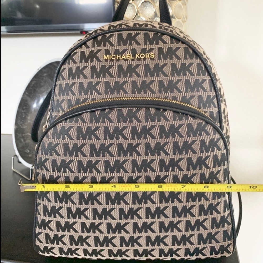 New Michael Kors Jacquard Backpack - Picture 5 of 9